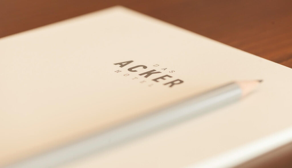 cropped header tagen